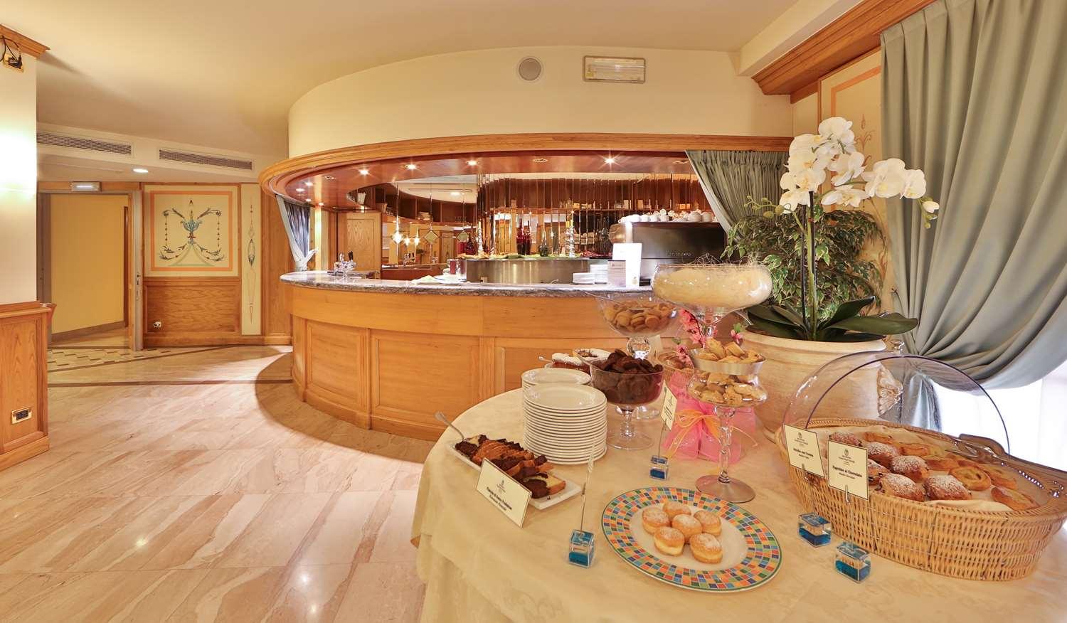 Western Grand Guinigi Hotel 4*