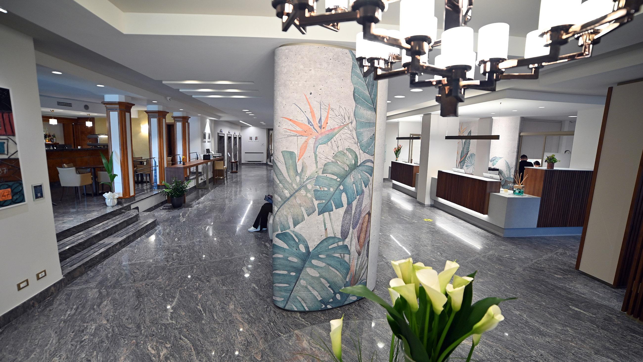 Western Grand Guinigi Hotel 4*